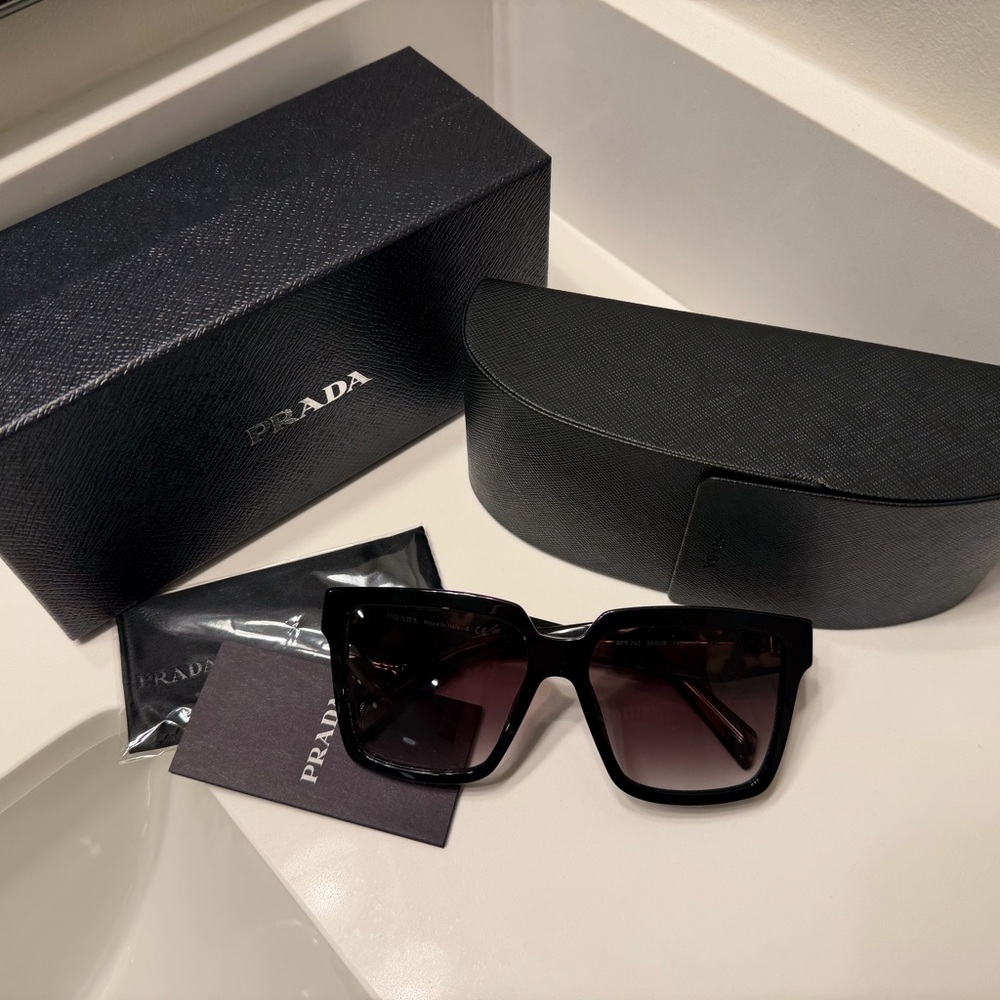 Prada Black and Tortoise Square Sunglasses - Picture 7 of 11